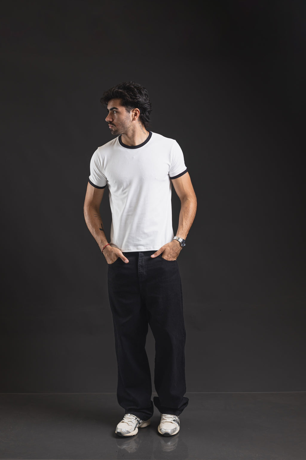 Baby tee REDENTOR Basic Satori marfil/black – look completo