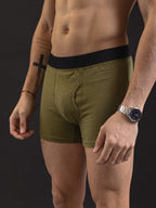 Boxer OTTO New Collection Green, verde oliva con pretina negra KING OTTO, vista de frente puesto
