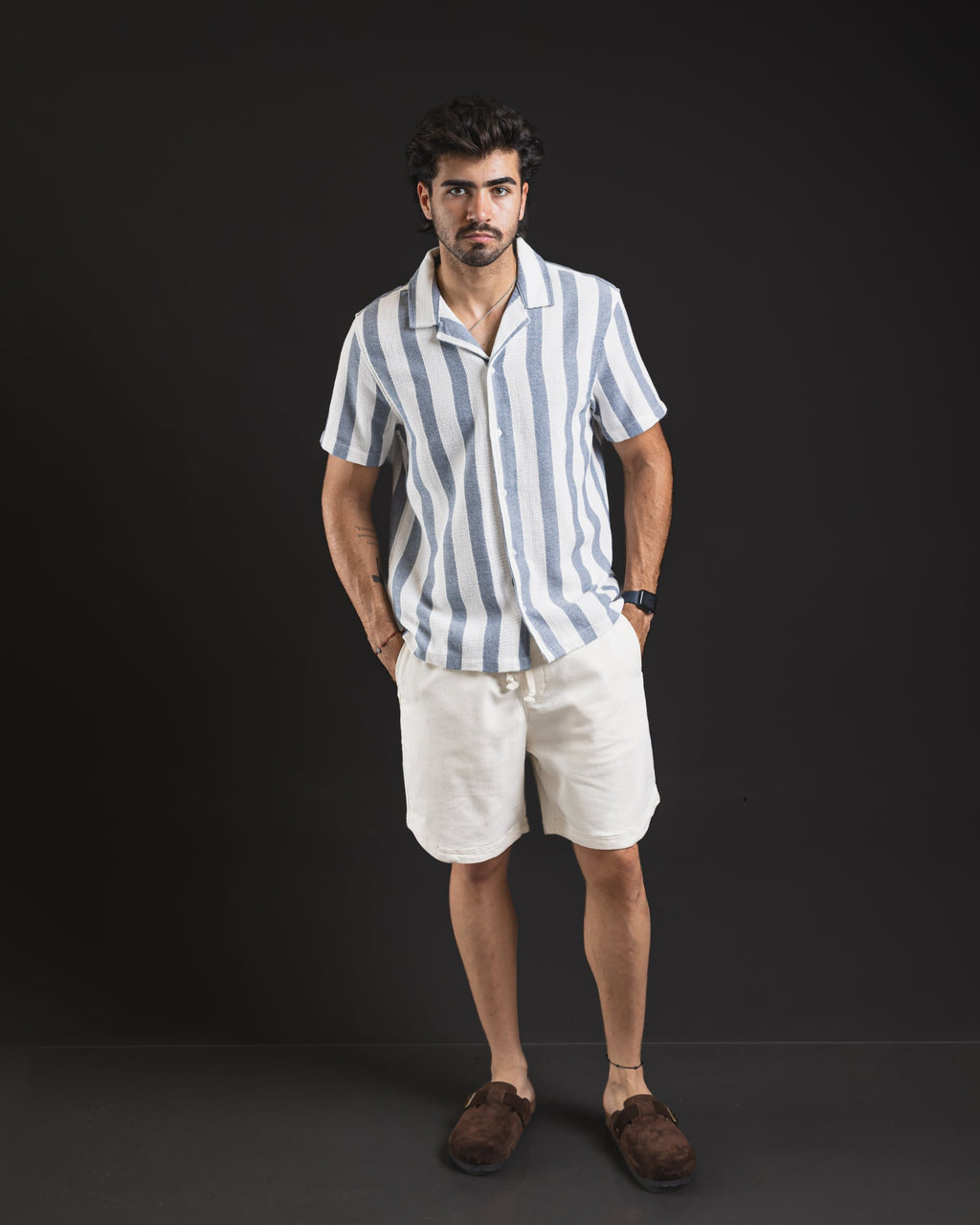 Camisa de lino Aero Blue a rayas – look completo