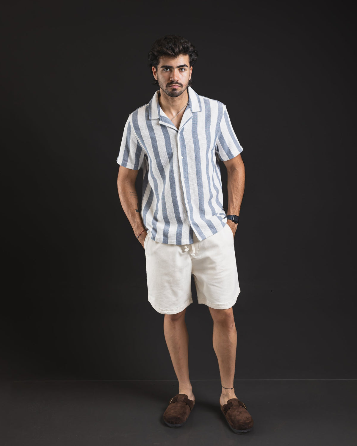 Camisa de lino Aero Blue a rayas – look completo