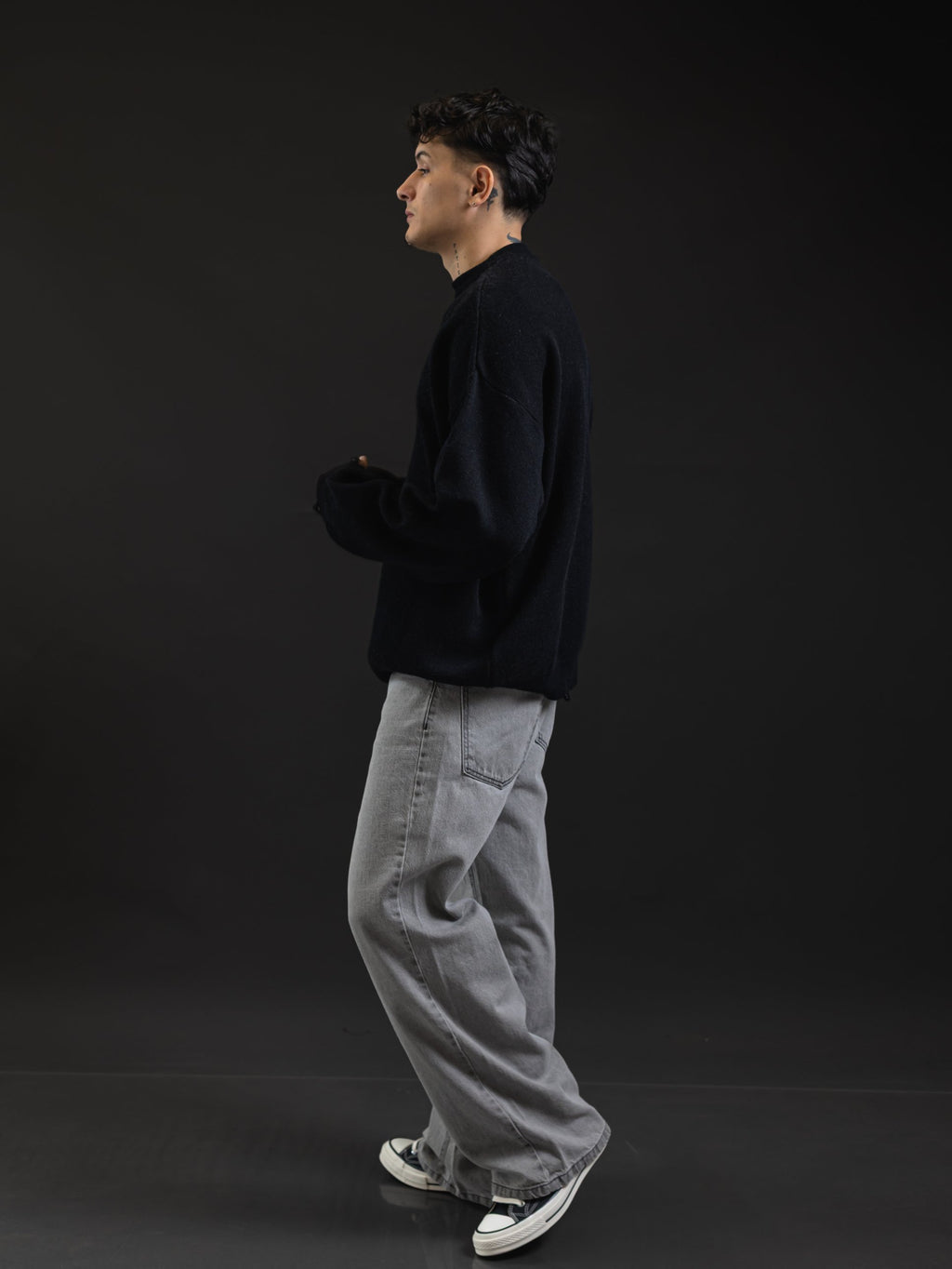 Jean REDENTOR Flare Gris Intermedio, look completo de perfil