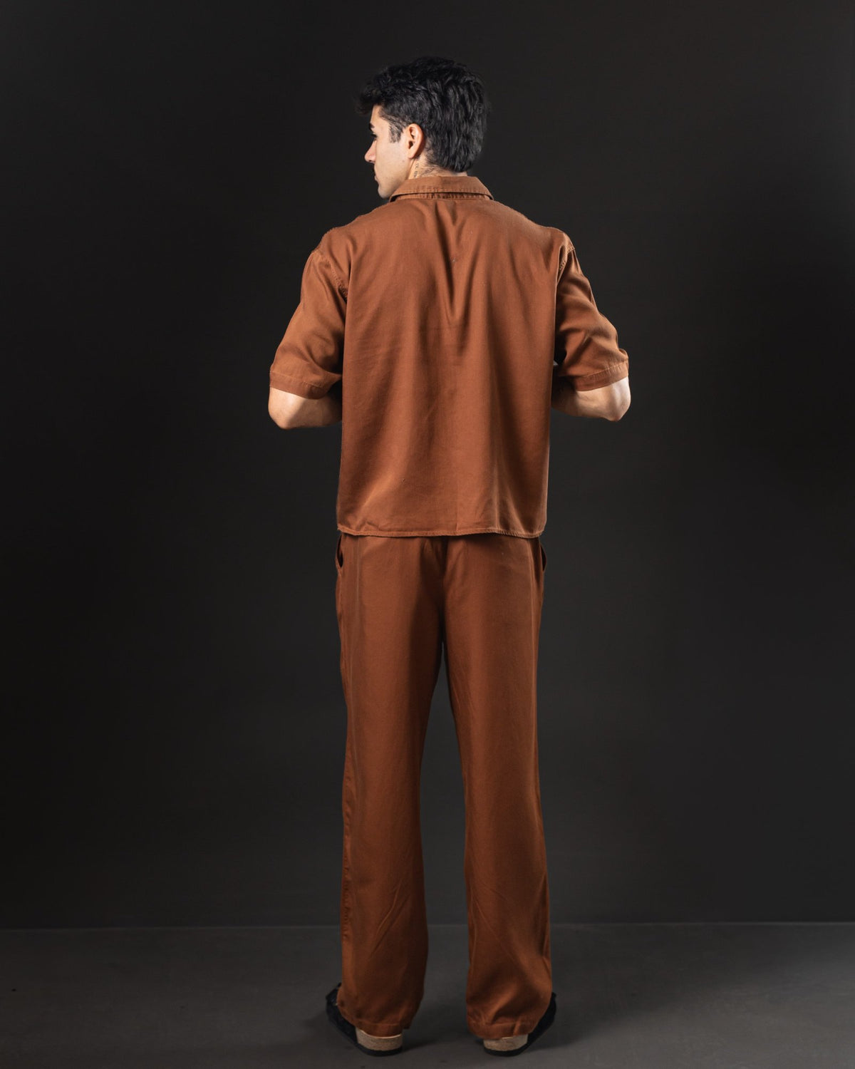 Camisa boxy de lino OTTO marrón – espalda