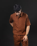Camisa boxy de lino OTTO marrón – look
