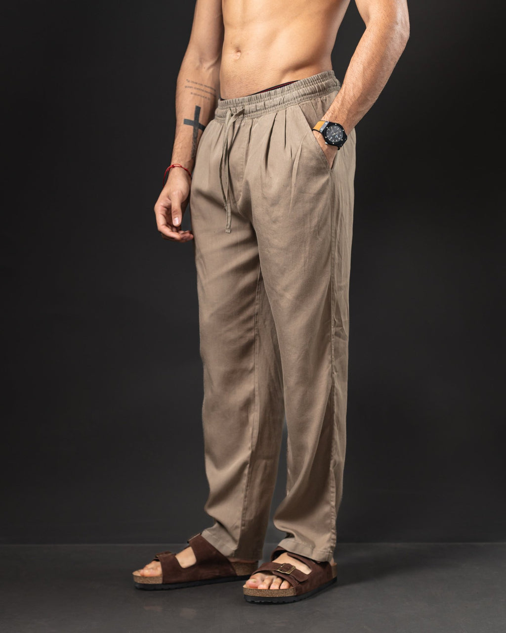 Pantalón de lino OTTO green light – de costado
