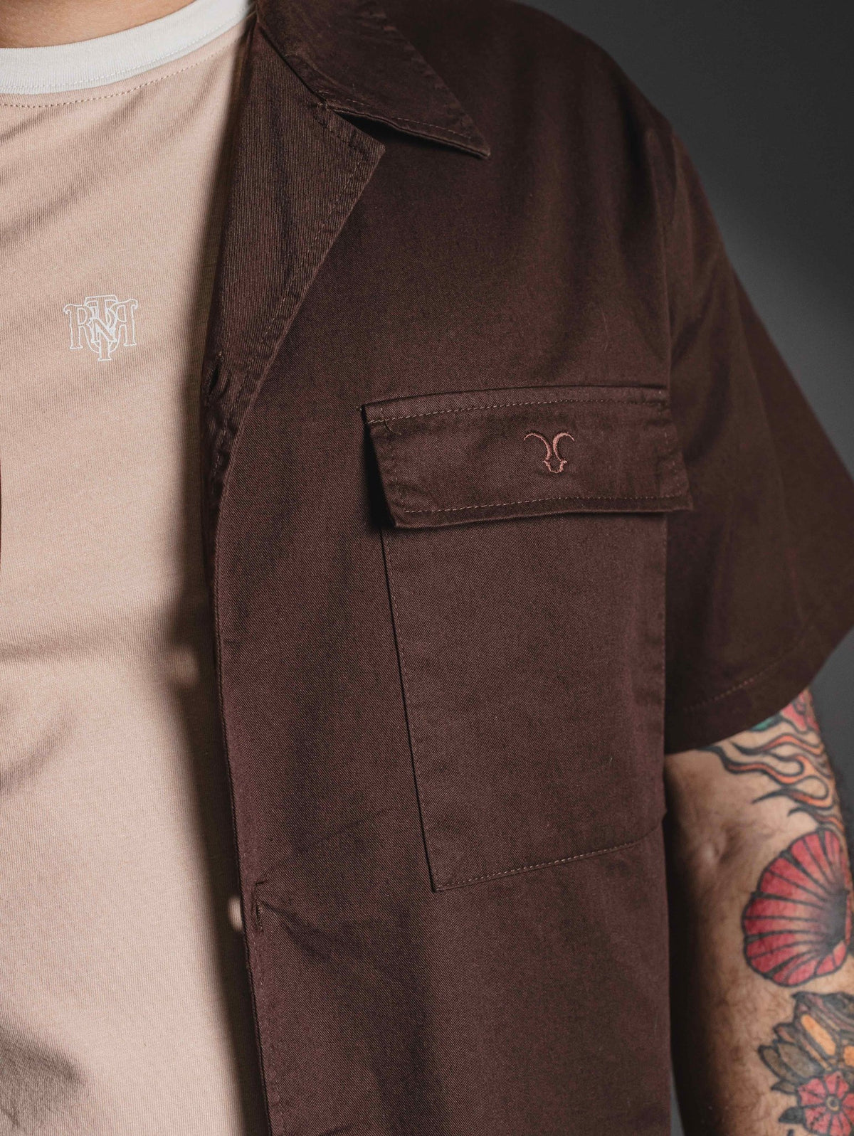 CAMISA RDTR DISRUPTOR MARRON CHOCOLATE