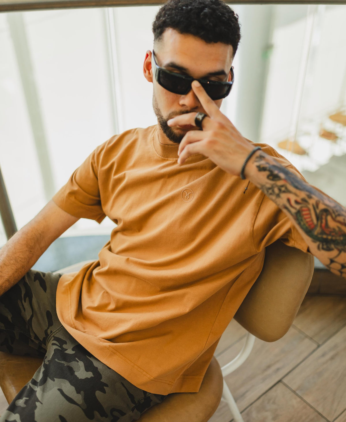OVERSIZE REDENTOR BASIC MOSTAZA