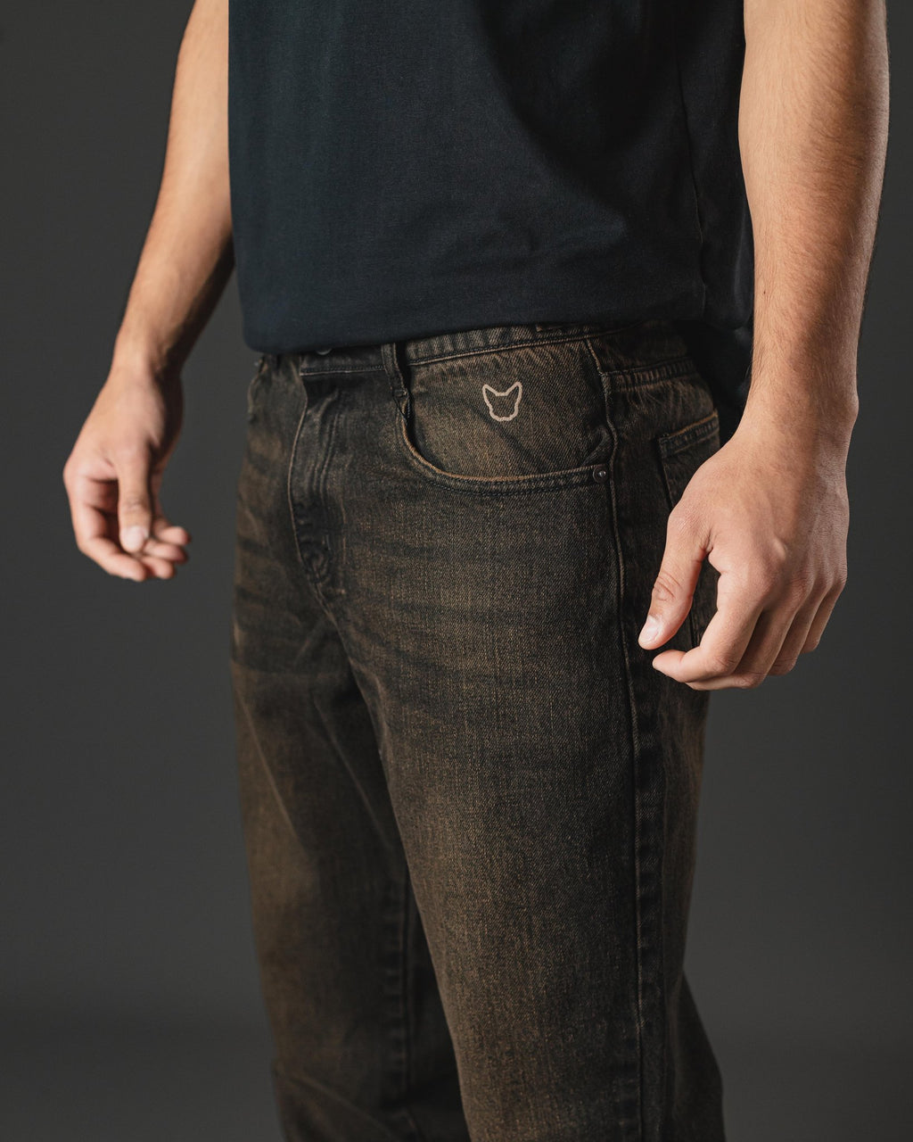 JEANS OTTO RECTO NEGRO OXIDADO