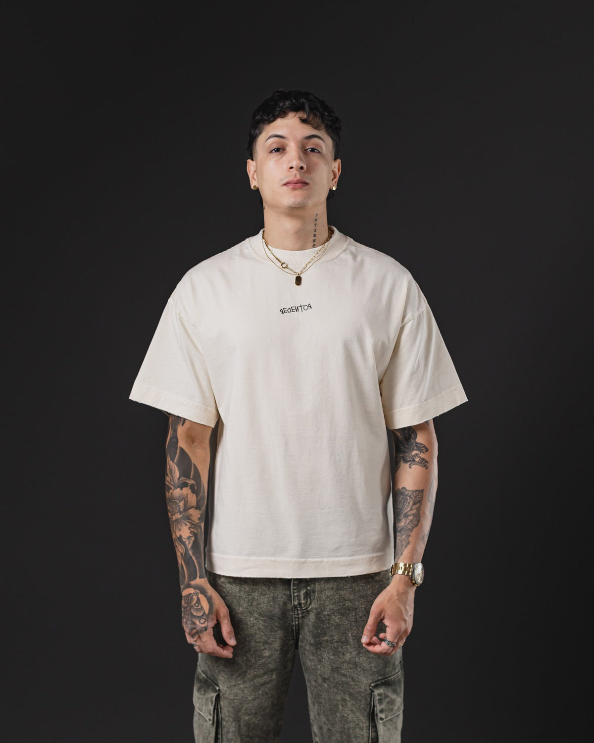 OVERSIZE REDENTOR CHAT GPT CREMA