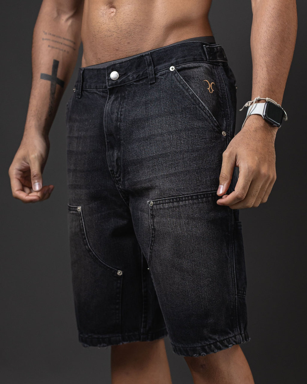 BERMUDA CARPENTER NEGRO INTERMEDIO