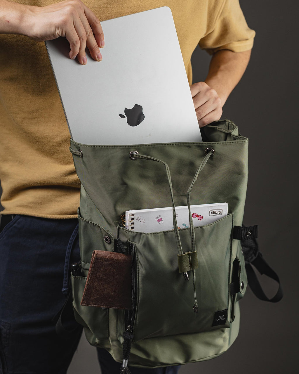 MOCHILA OTTO EN NYLON  ENGOMADO KB MILITAR