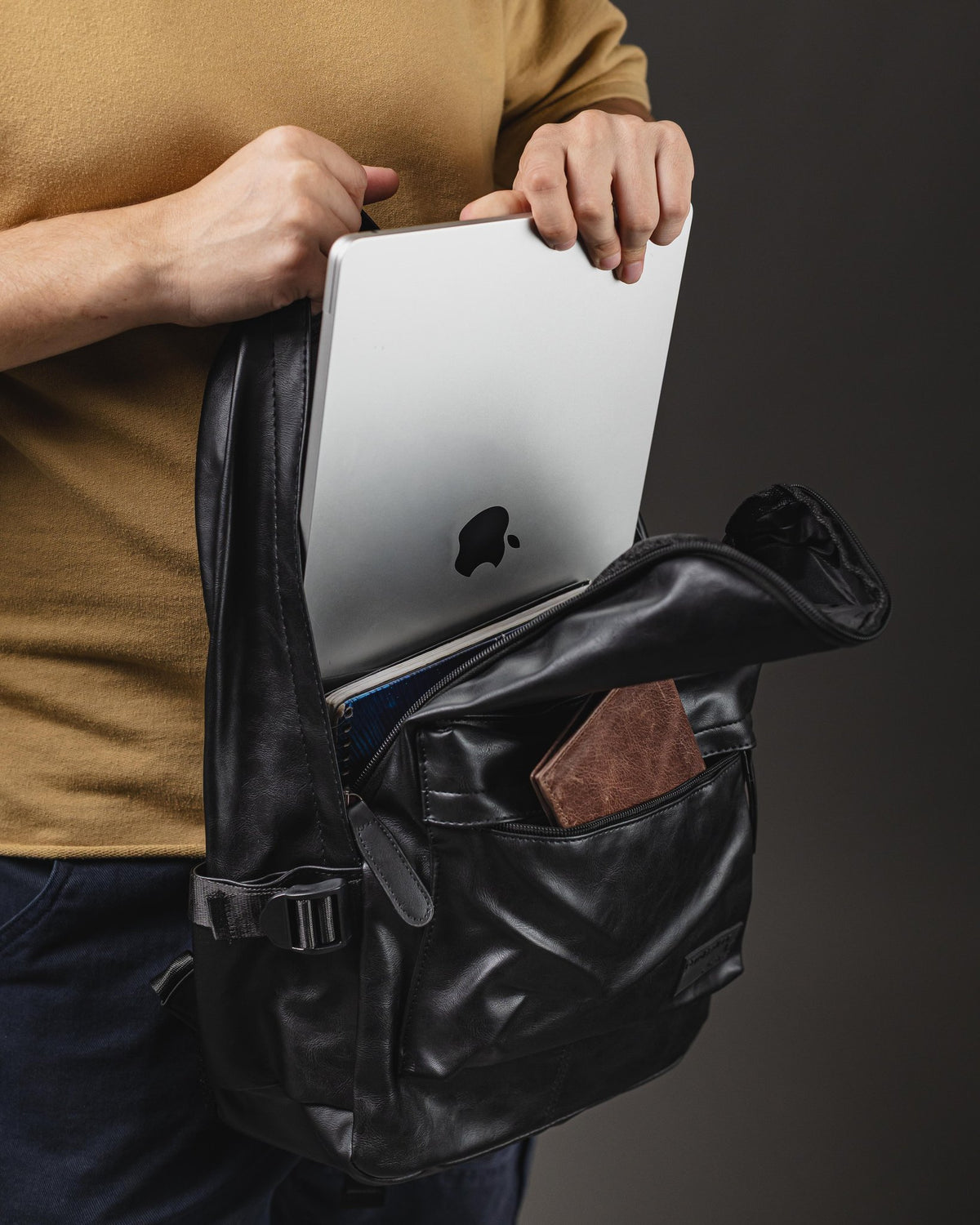 MOCHILA OTTO DE HOMBRE PU NEGRO