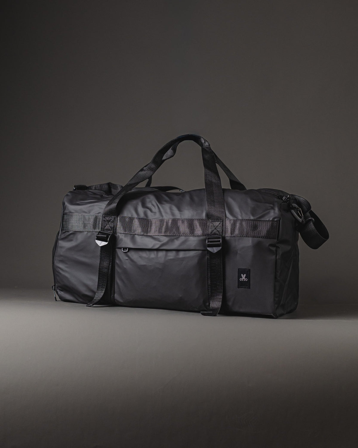 OTTO BOLSO DE HOMBRE DEPORTIVO EN NYLON ENGOMADO NEGRO