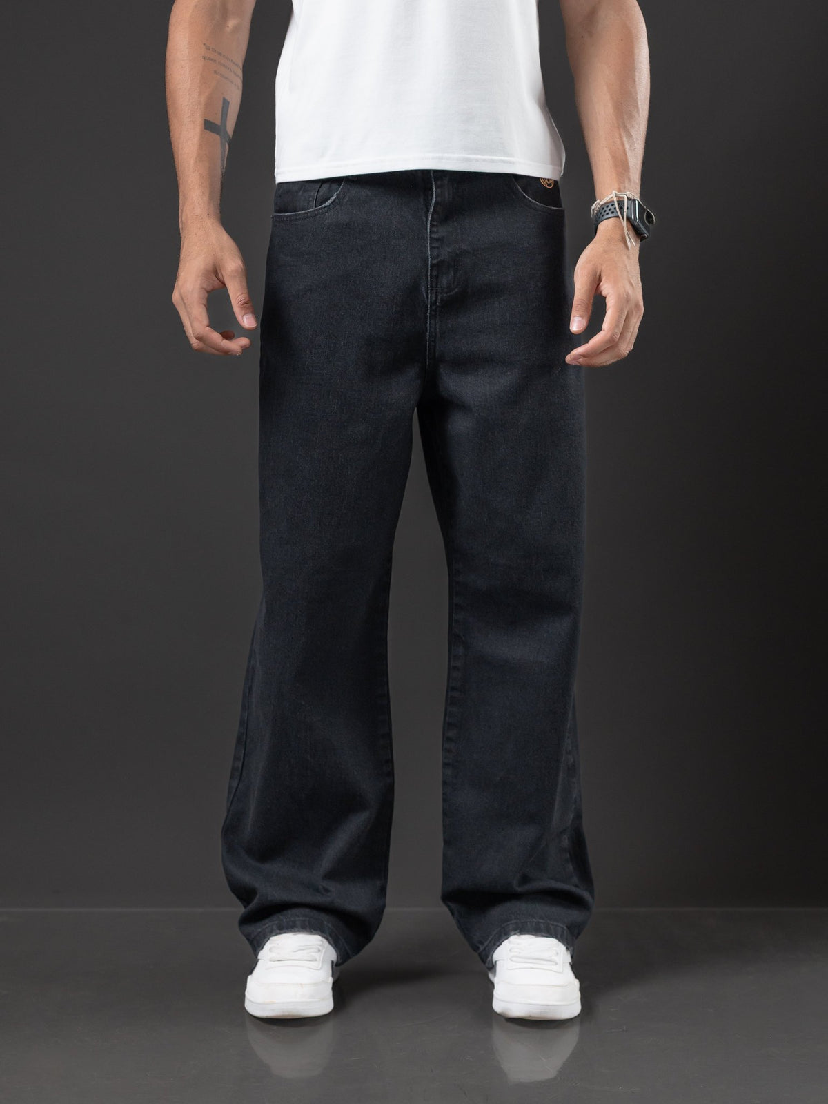 OTTO BAGGY NEGRO ESTÁTICO