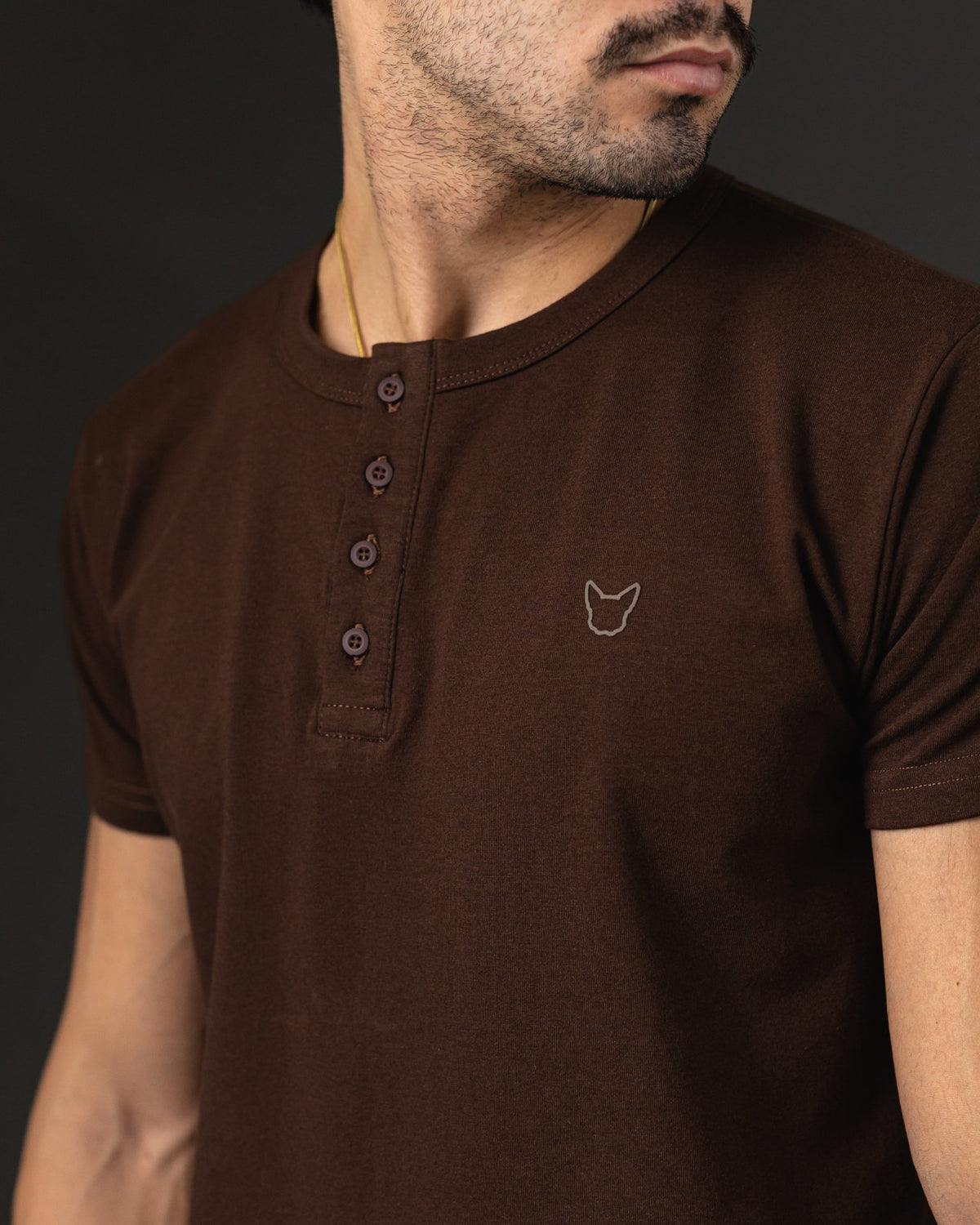 T-SHIRT OTTO NEW BASIC C/BOTON BROWN