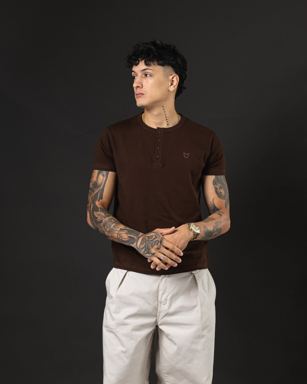 T-SHIRT OTTO NEW BASIC C/BOTON BROWN