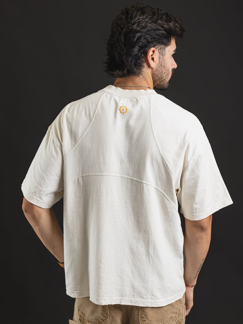 Remera oversize REDENTOR Multi Marfil - espalda