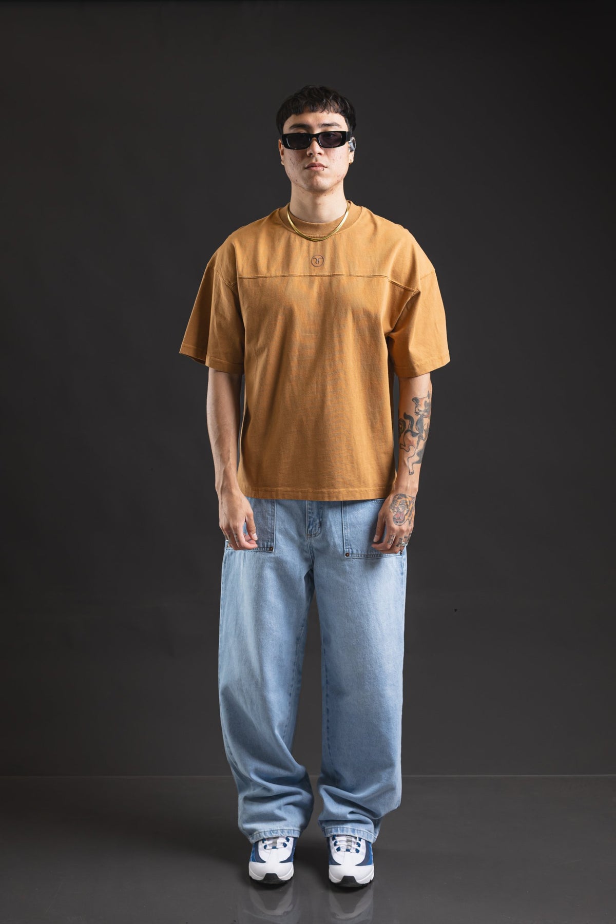 Pantalón Baggy Chopp Ice Shibuya, look completo de frente