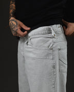 Pantalón Baggy Gris Ice - detalle bolsillo y ajuste de cintura