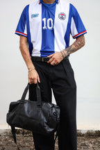 Pantalón OTTO Chino Negro con pinzas estilo japonés - look con cinturón y camiseta Kings Club