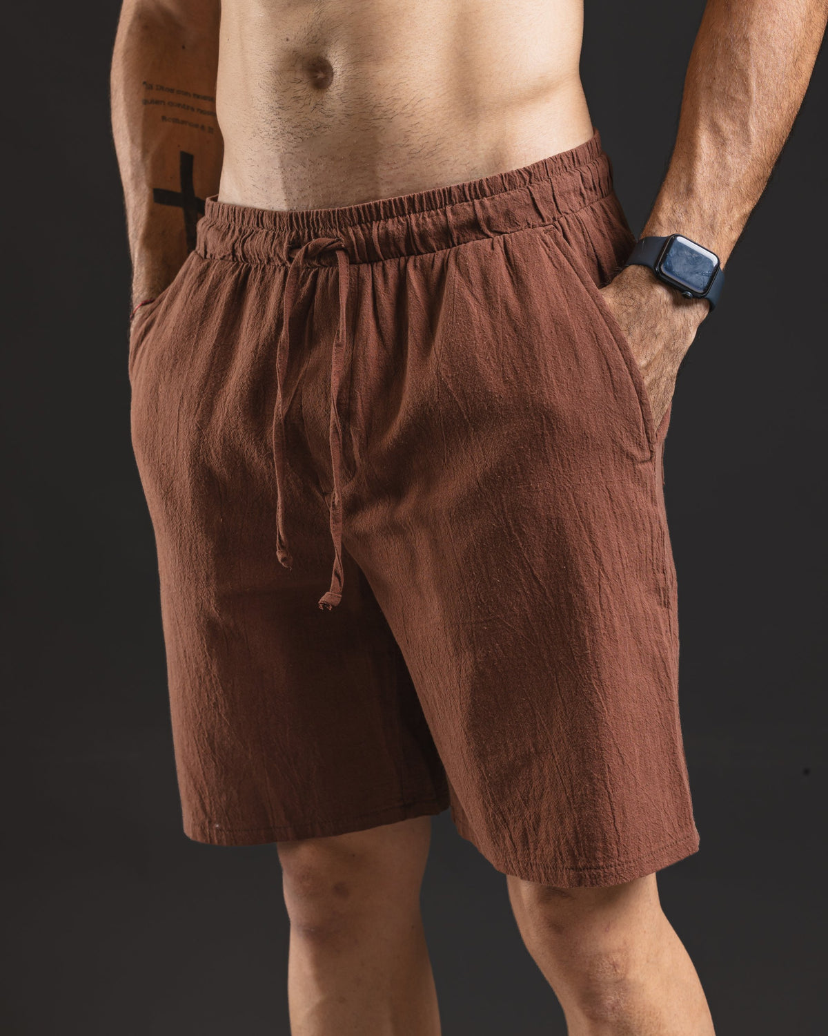 Short Cotton Elementary marrón – vista frontal en primer plano